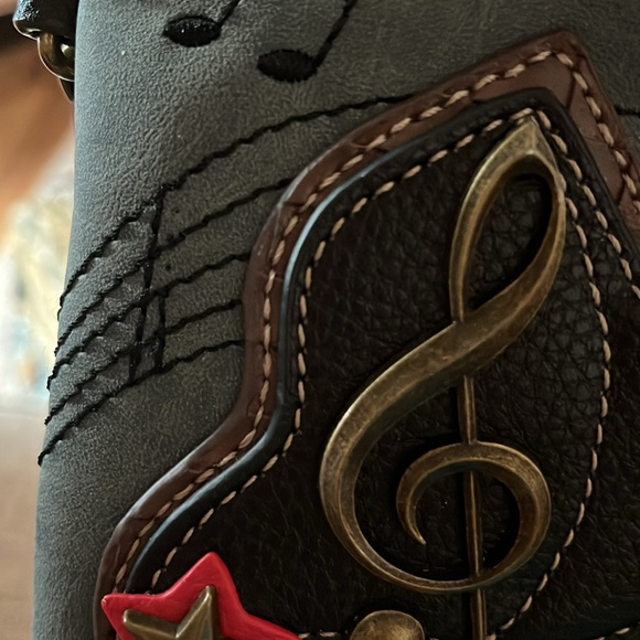 CHALA, piano cellphone crossbody - Picture 12 of 12